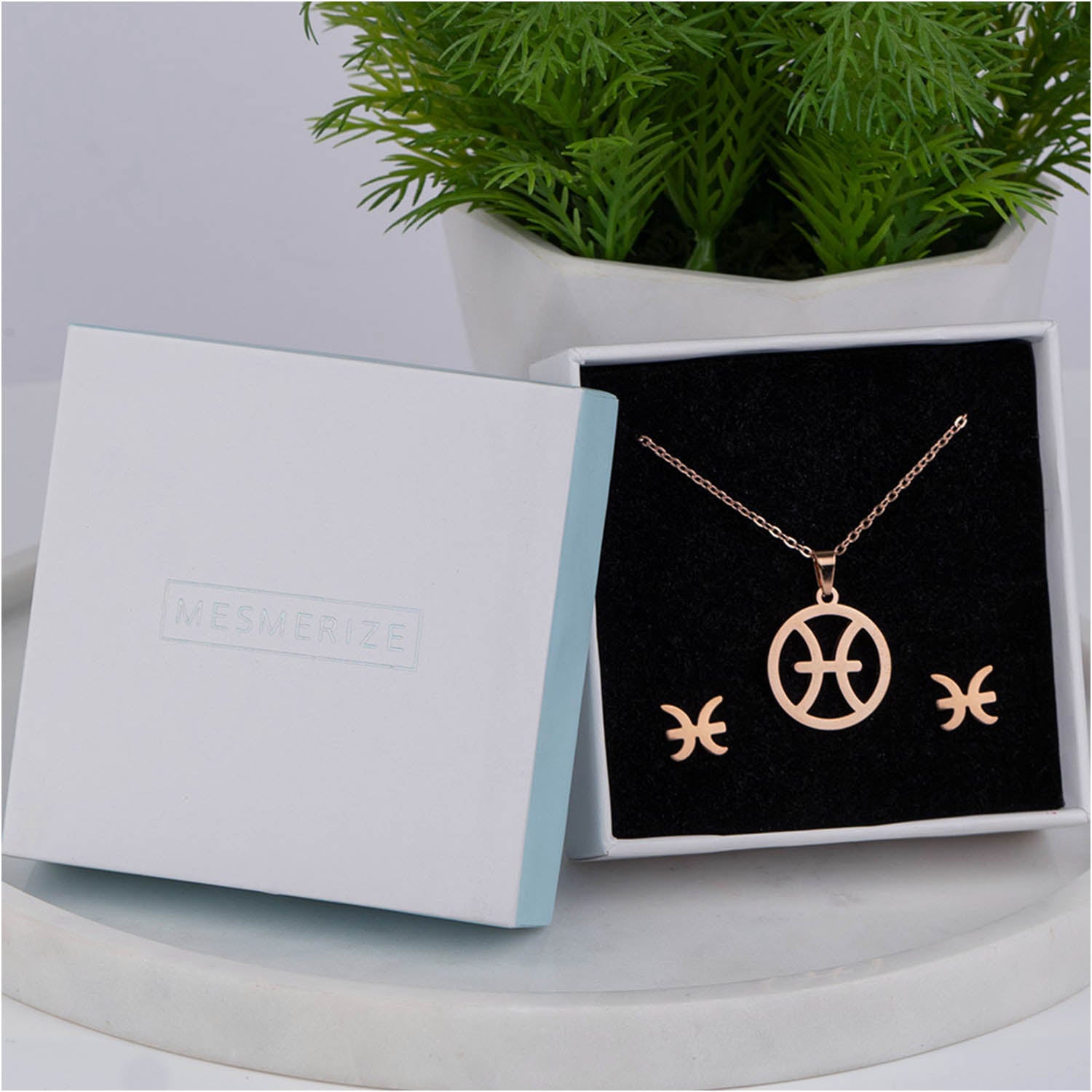 W Premium Jewellery Pisces Necklace Earring Set (20 Feb - 20 Mar)