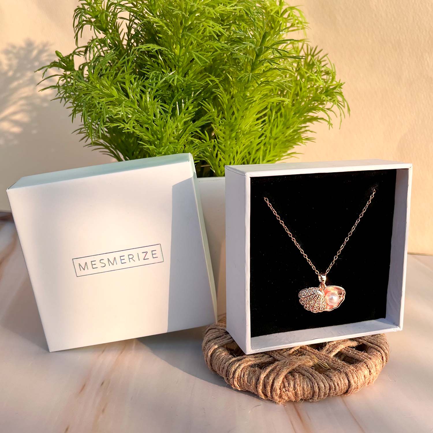 W Premium Jewellery Necklace Pearl Shell Rose Gold